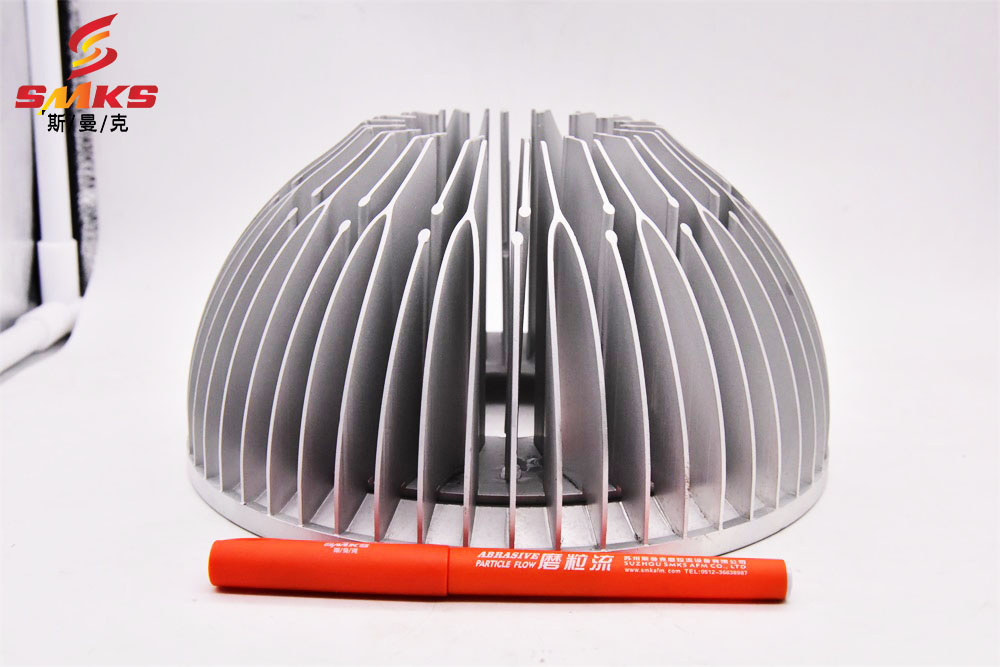 <a href='http://m.gneehy.com' target='_blank'><u>流體拋光機</u></a>