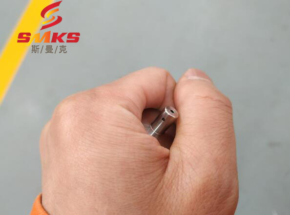 <a href='http://m.gneehy.com' target='_blank'><u>流體拋光機(jī)</u></a>在去除小孔相交處毛刺的應(yīng)用